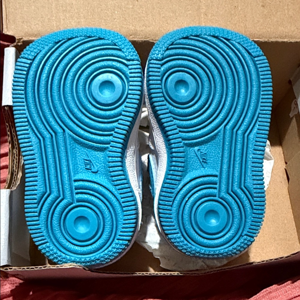 Nike Kids White and Blue Cartoon Sneakers - Picture 4 of 5